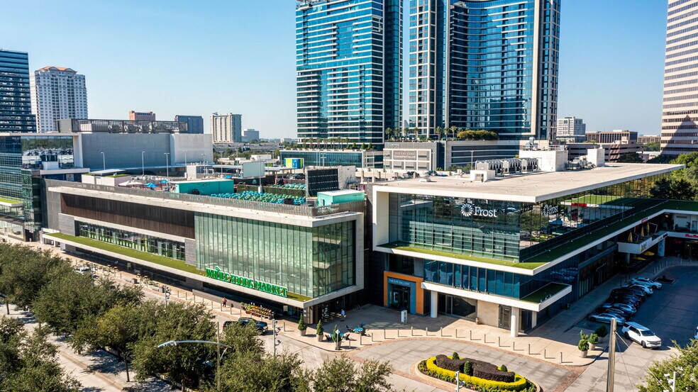 More Photos Of 1700 Post Oak Blvd, Houston General Retail For Lease