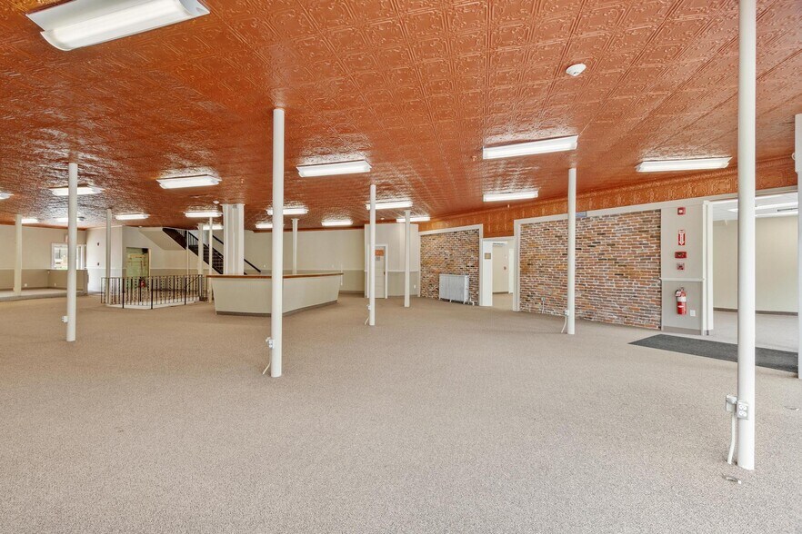 More Photos Of 91 Central St, Leominster Freestanding For Lease