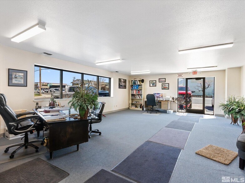 More Photos Of 810 W 6th St, Winnemucca Flex For Sale