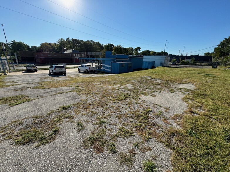 More Photos Of 7300 Troost Ave, Kansas City Auto Repair For Sale