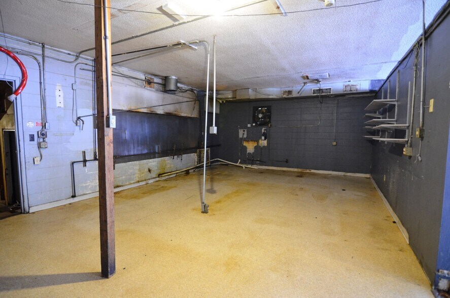 More Photos Of 12560 US-27, Chickamauga General Retail For Sale