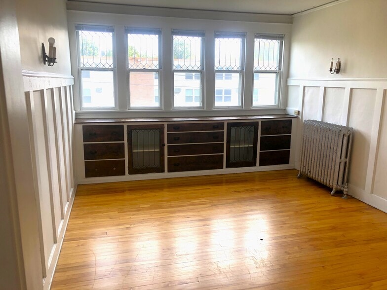 More Photos Of 2205 Pleasant Ave S, Minneapolis Apartments For Sale
