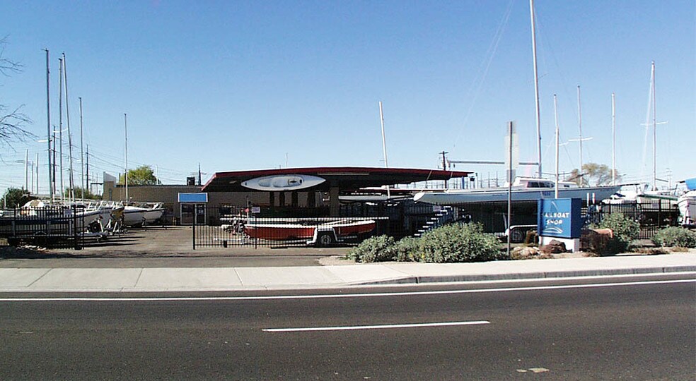 More Photos Of 820 N McClintock Dr, Tempe Warehouse For Lease