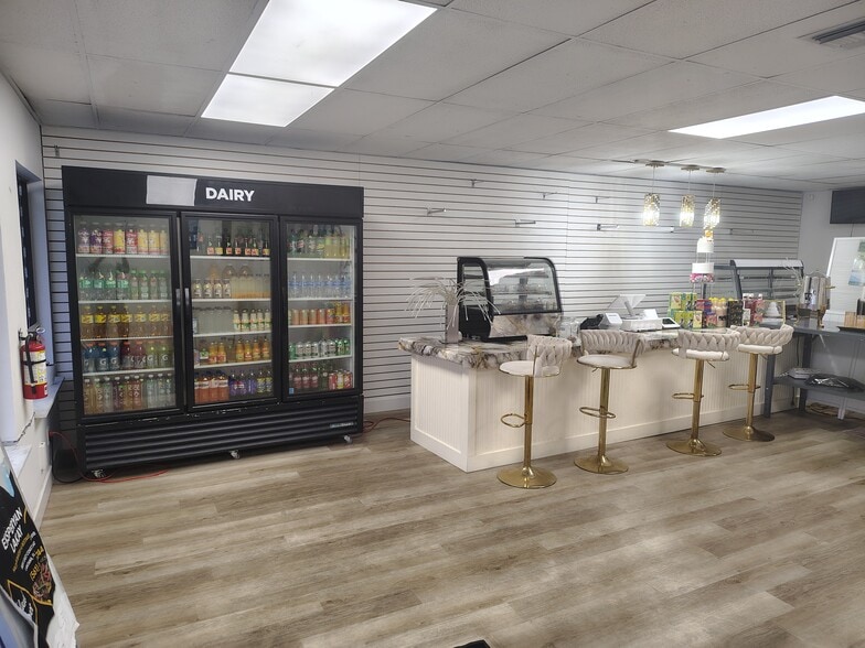 More Photos Of 808-878 East Coast Ave, Lake Worth Storefront Retail Residential For Lease
