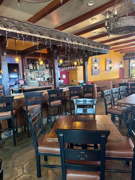 More Photos Of 254 W Los Angeles Ave, Moorpark Restaurant For Lease