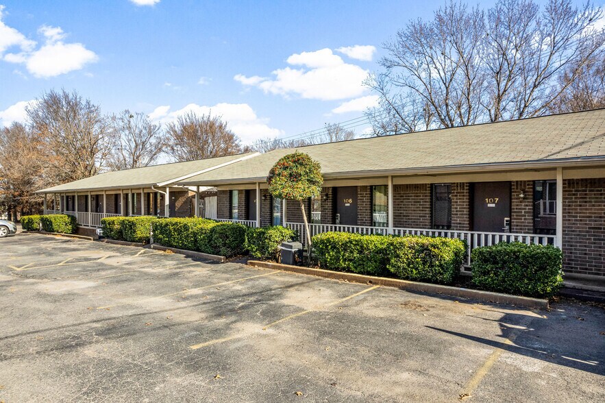 More Photos Of 2600 S Muskogee Ave, Tahlequah Hotel For Sale