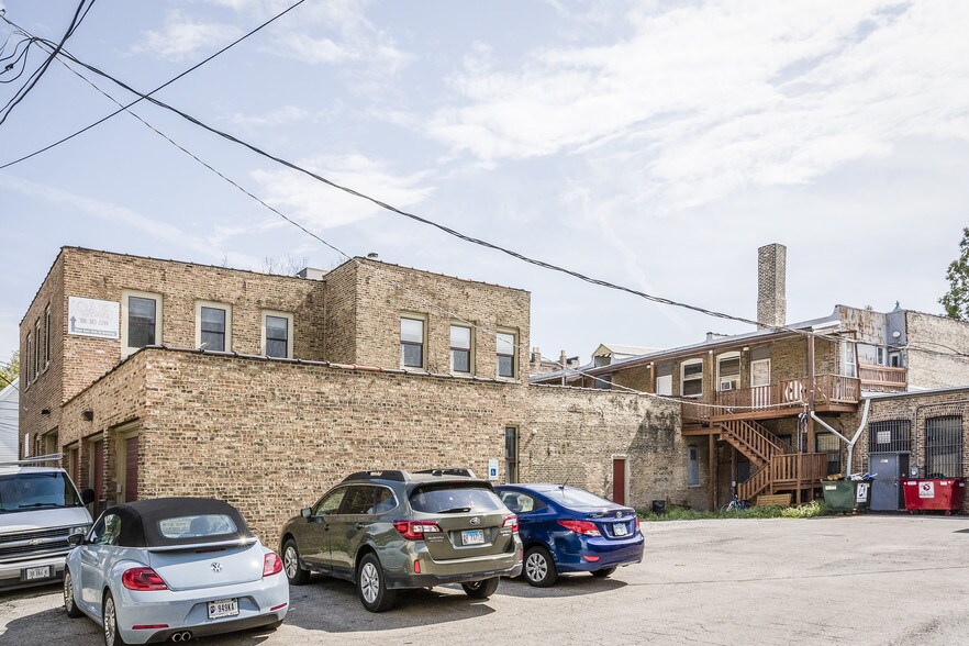 More Photos Of 320 Lake St, Oak Park Office For Lease