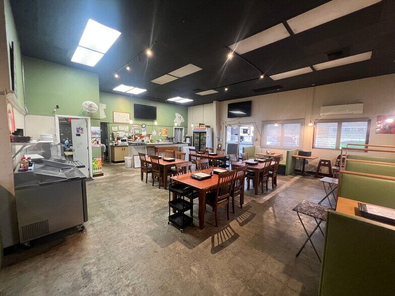 More Photos Of 46-138 Kahuhipa St, Kāneohe Flex For Lease