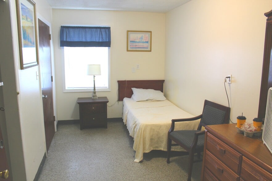 More Photos Of 329 Cooper St, Kenansville Assisted Living For Sale