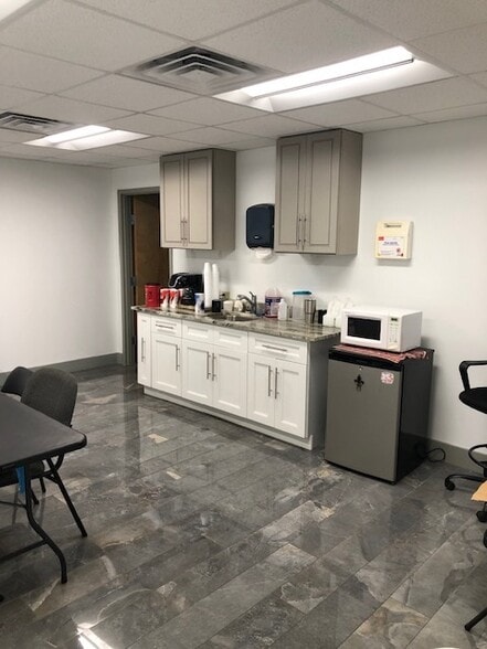 More Photos Of 6705 Wallace Ave, Shreveport Distribution For Lease