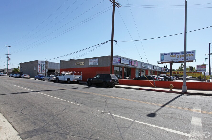 More Photos Of 7816-7834 Balboa Blvd, Van Nuys Unknown For Lease