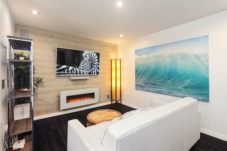 More Photos Of 472 Rosecrans Ave, Manhattan Beach Apartments For Sale