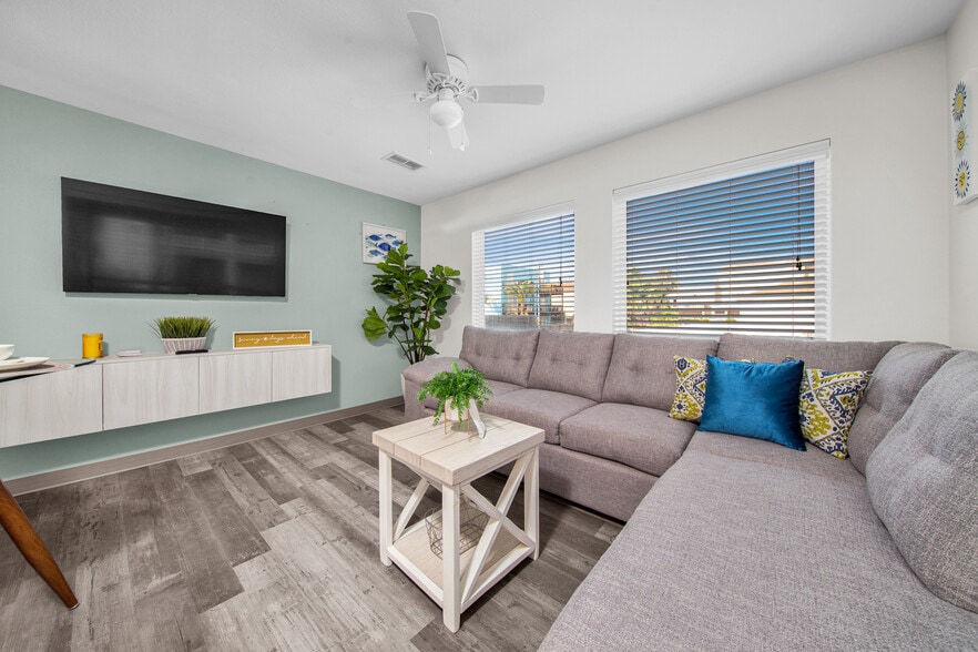 More Photos Of 120 E Jupiter Ln, South Padre Island Hotel For Sale