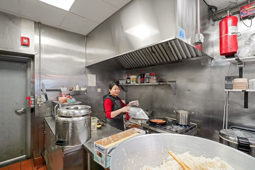 More Photos Of 63-65 Broad St, Boston Storefront Retail Residential For Sale