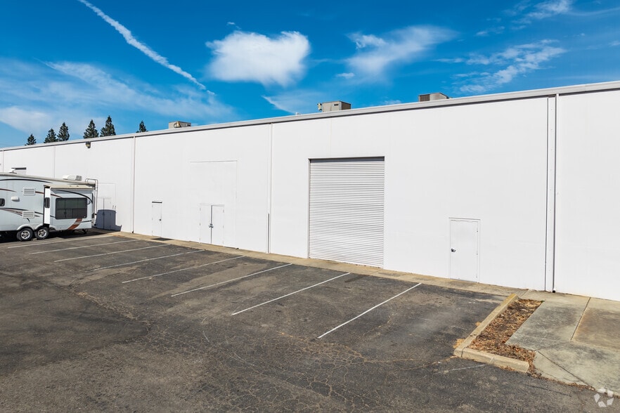 More Photos Of 6750 Florin Perkins Rd, Sacramento Warehouse For Lease