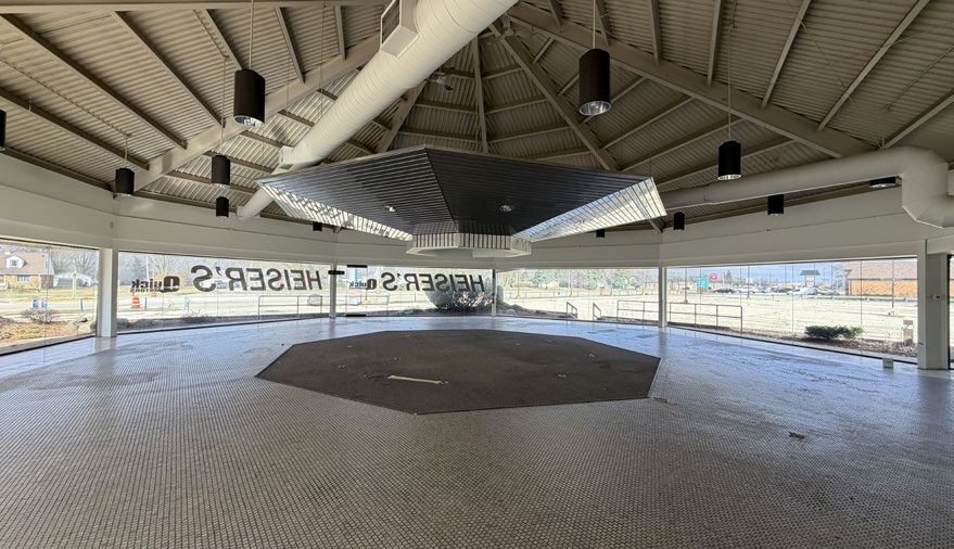 More Photos Of 7800 N 76th St, Milwaukee Auto Dealership For Lease