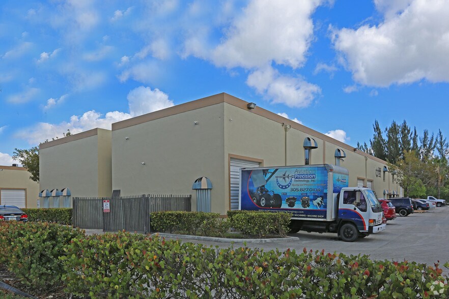 More Photos Of 10820 NW 138th St, Hialeah Warehouse For Lease