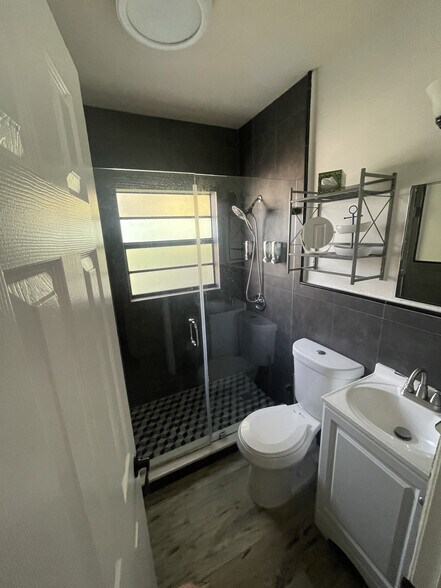 More Photos Of 100 Sandal Ln, Palm Beach Shores Apartments For Sale