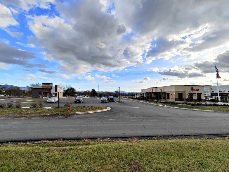 More Photos Of 20 Econo Ln, Lexington Land For Lease