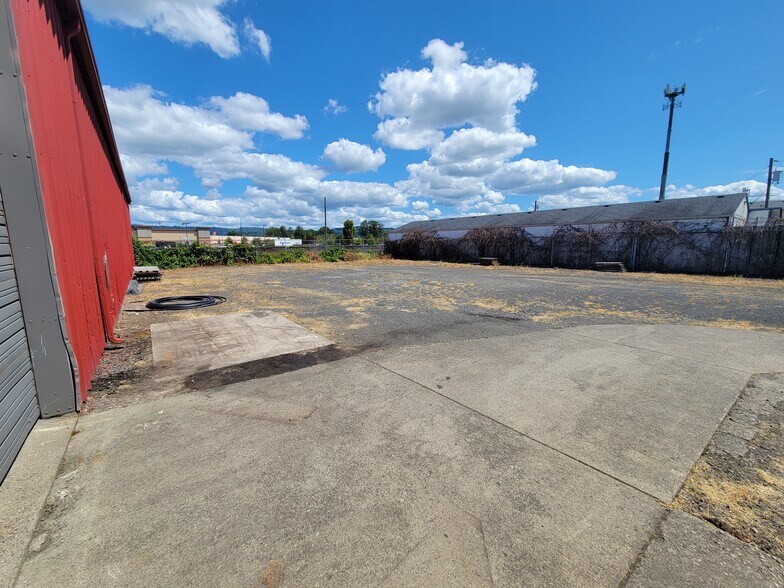 More Photos Of 660 California Way, Longview Warehouse For Sale