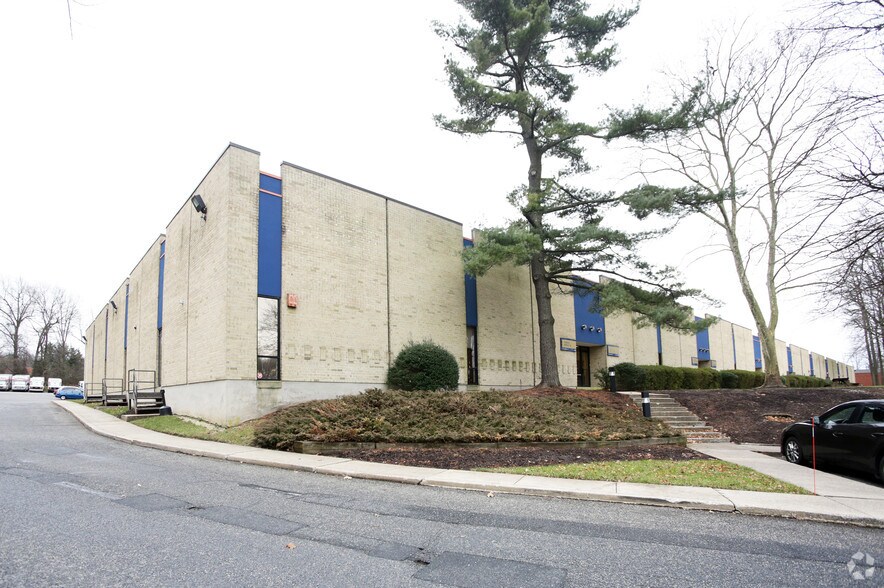 More Photos Of 9050 Red Branch Rd, Columbia Industrial For Lease