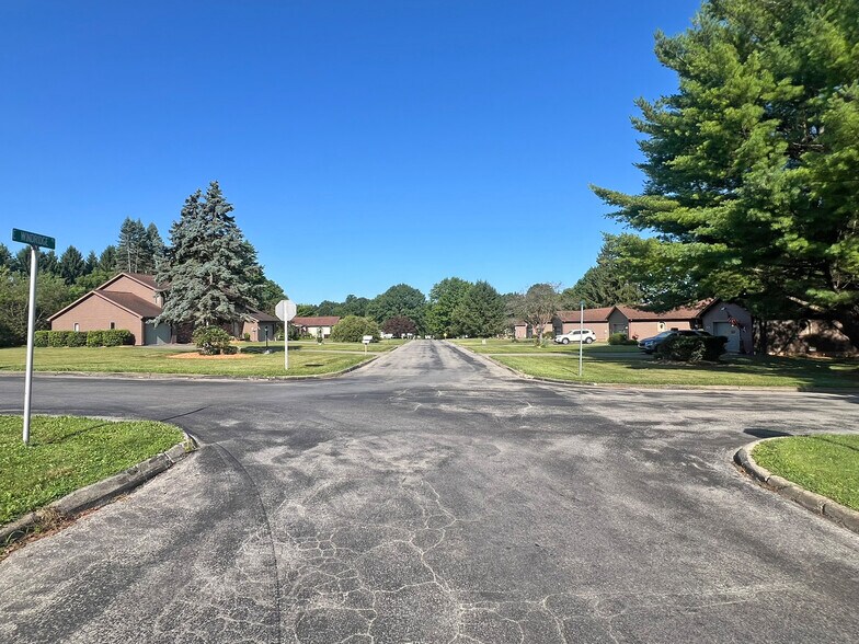 More Photos Of 27 Quartermile Rd, Greenville Multifamily For Sale