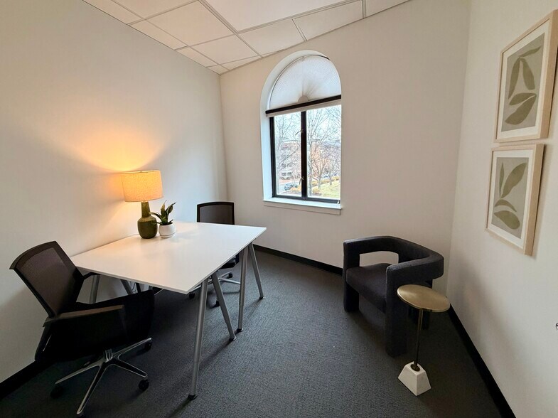 More Photos Of 950 N Washington St, Alexandria Coworking Space