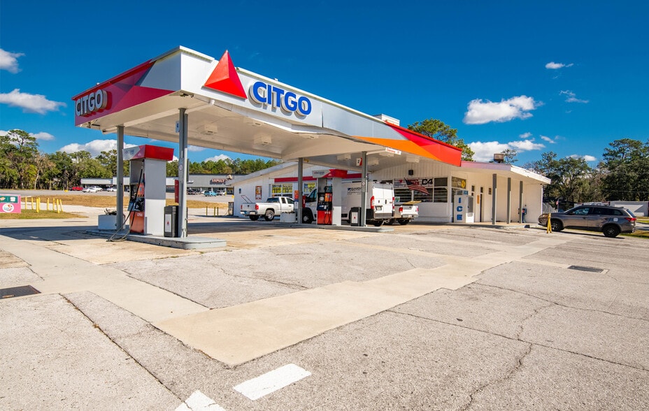Primary Photo Of 709 S Broad St, Brooksville Service Station For Sale