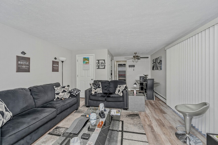 More Photos Of 10916 Reading Rd, Cincinnati Apartments For Sale