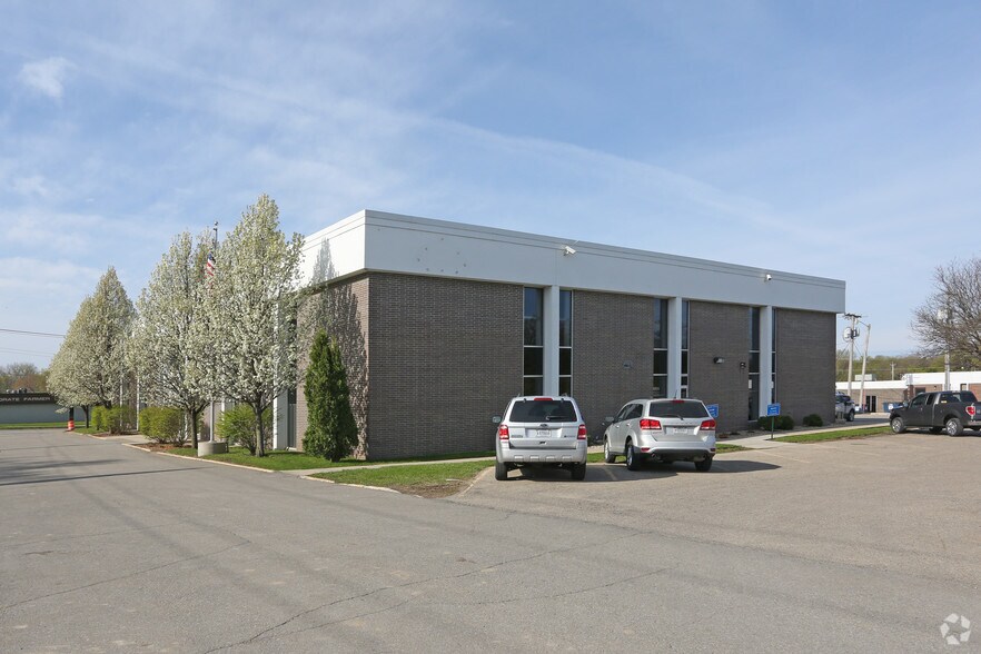More Photos Of 520 S Pierce Ave, Mason City Medical For Sale