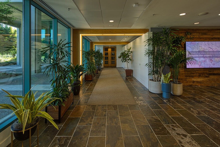 More Photos Of 111 McInnis Pky, San Rafael Office For Sale