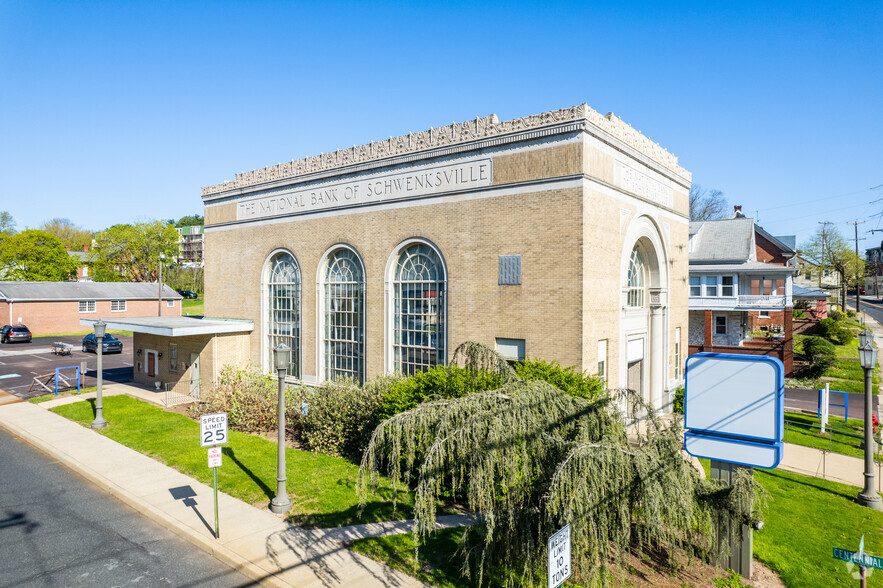 Primary Photo Of 415 Main St, Schwenksville Bank For Lease