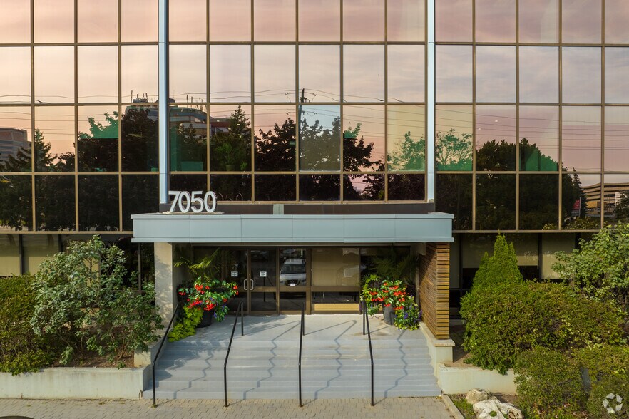More Photos Of 7050 Woodbine Ave, Markham Office For Lease