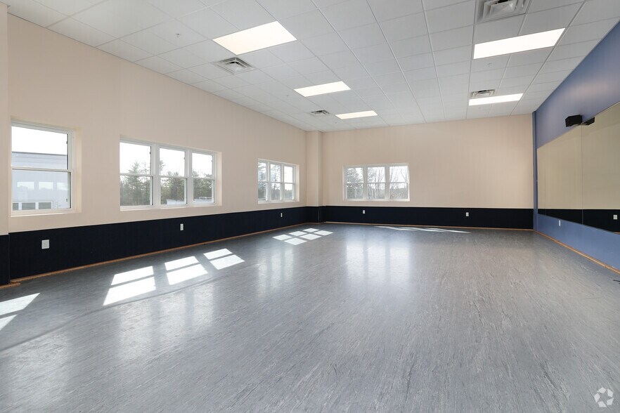 More Photos Of 64 Forest Ridge Dr, Rowley Light Distribution For Lease