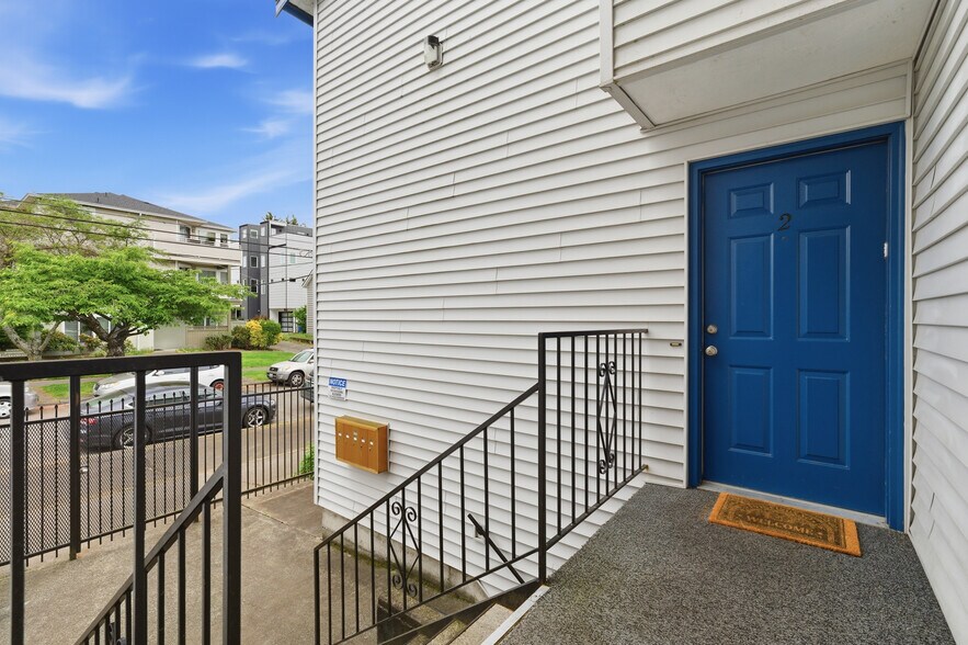 More Photos Of 5816 14th Ave NW, Seattle Apartments For Sale