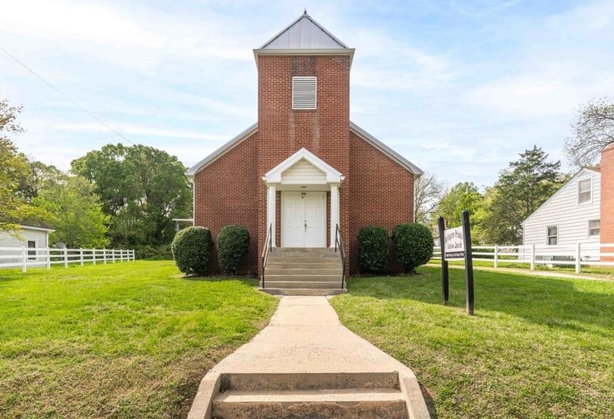 Primary Photo Of 511 James St, Burlington Religious Facility For Sale