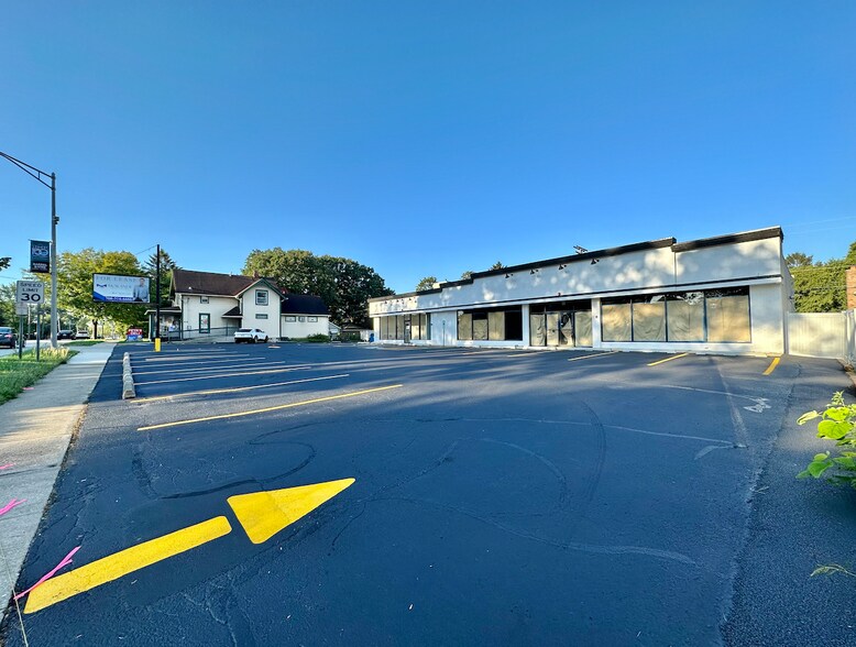 More Photos Of 814-816 State St, Lemont Freestanding For Lease