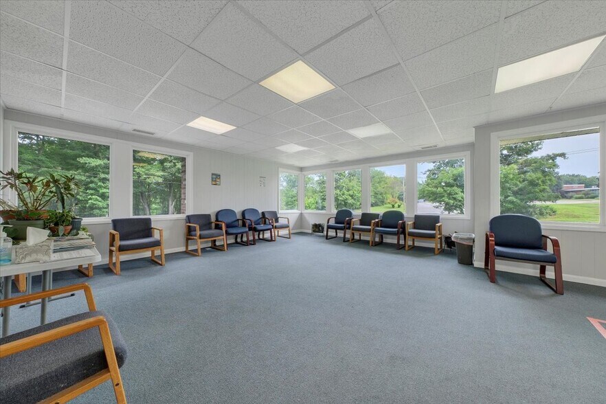 More Photos Of 40 Sunset Ridge Rd, New Paltz Medical For Sale