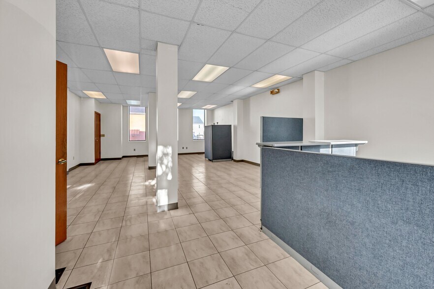 More Photos Of 126 Franklin St, Torrington Light Manufacturing For Sale