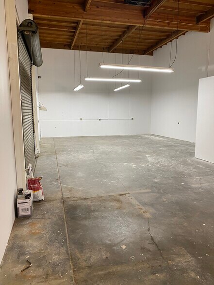 More Photos Of 2395 Monument Blvd, Concord Showroom For Sale