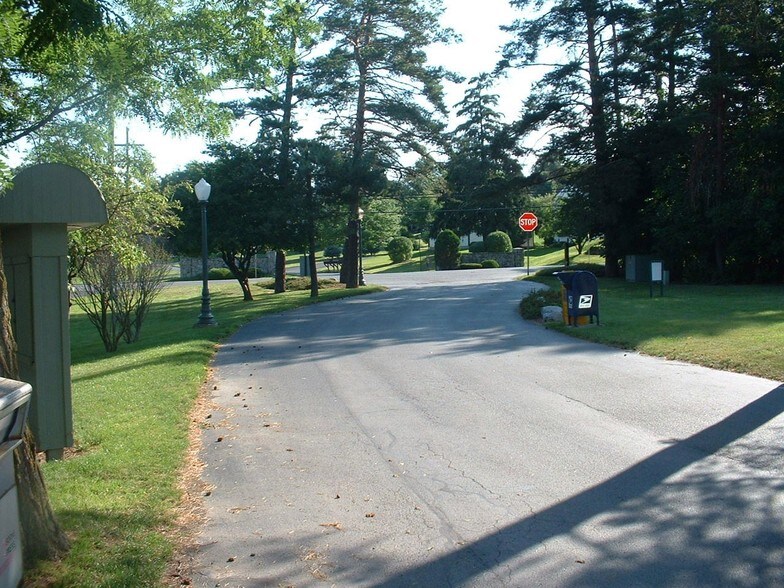 More Photos Of 8100-8116 Cazenovia Rd, Manlius Medical For Lease