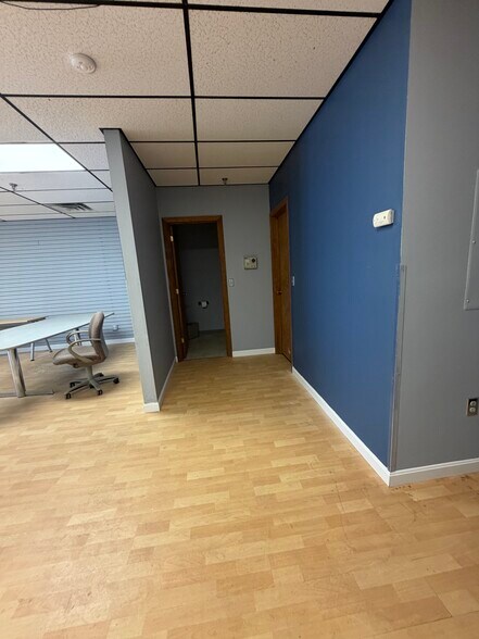 More Photos Of 1794 Bridge St, Dracut Storefront For Sale