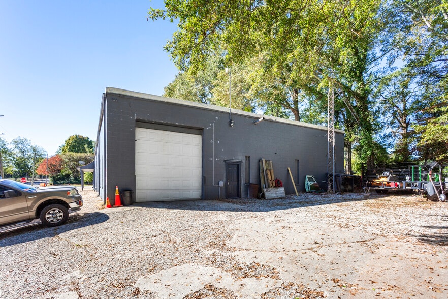 More Photos Of 400 W Main St, Walhalla General Retail For Sale