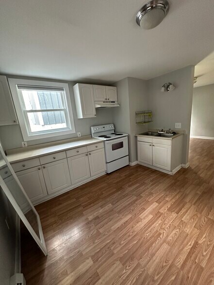 More Photos Of 69 Newbury St, Portland Storefront Retail Residential For Sale