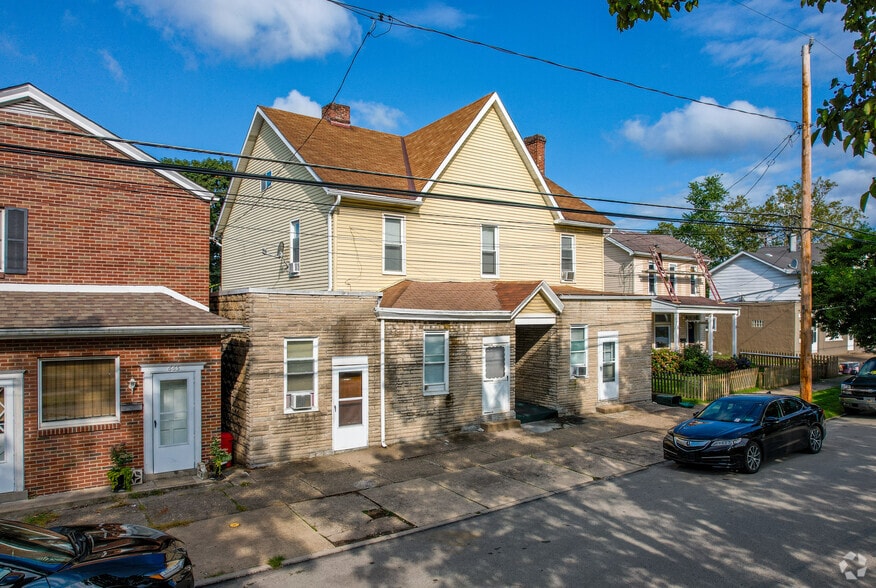Primary Photo Of 671 5th St, Oakmont Apartments For Sale