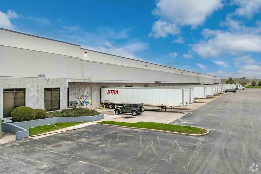 More Photos Of 4401-4419 Equity Dr, Columbus Warehouse For Lease