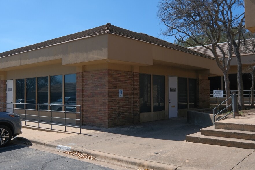 Primary Photo Of 8820 Business Park Dr, Austin Office For Sale