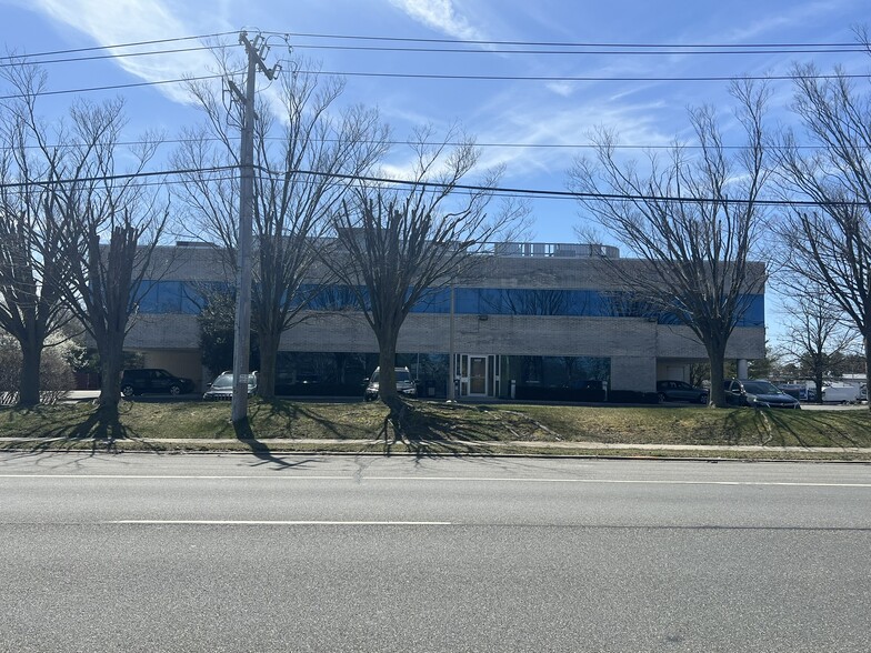 More Photos Of 4400 Veterans Memorial Hwy, Holbrook Office For Sale