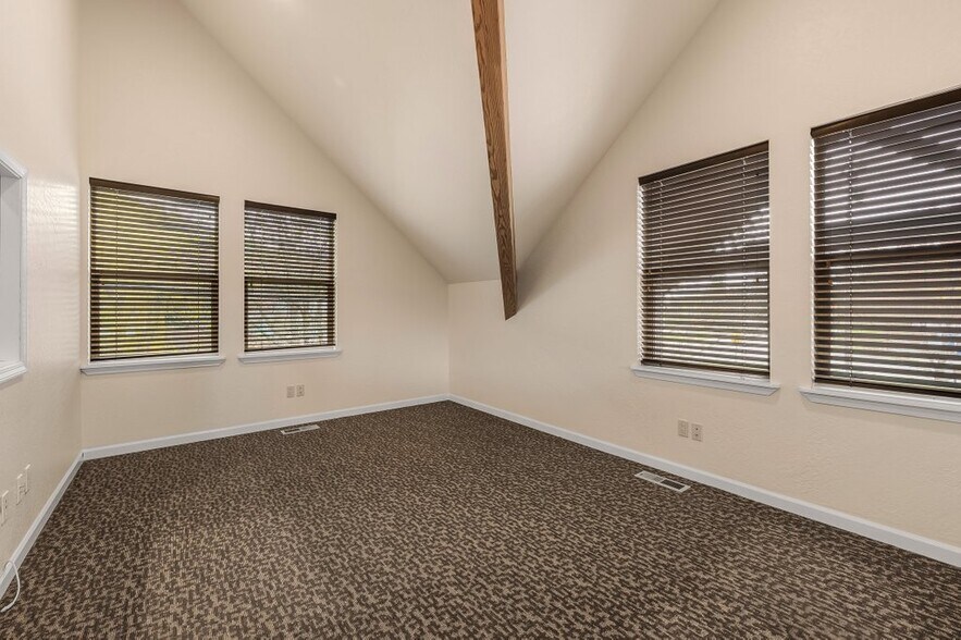 More Photos Of 204 4th, Dover Office For Lease
