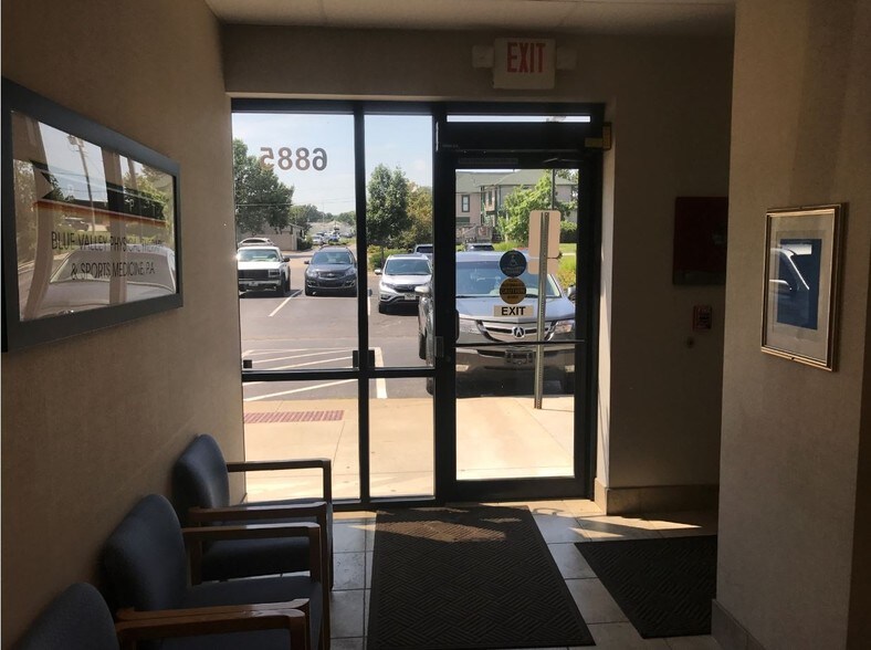 More Photos Of 6885 W 151st St, Overland Park Medical For Lease
